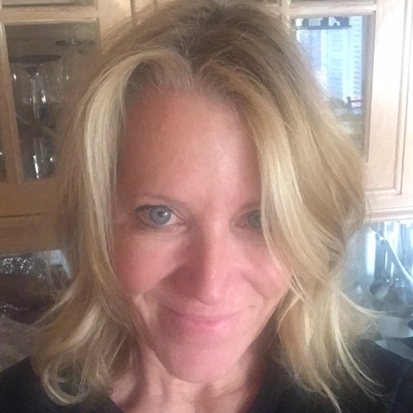 Meet your Posher, Erin - Picture 1 of 1